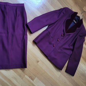 Arezia 100% wool suit made in Italy, perfect condition